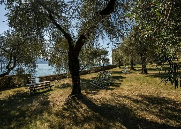 Oleandro Directly On The Apartmán Gargnano