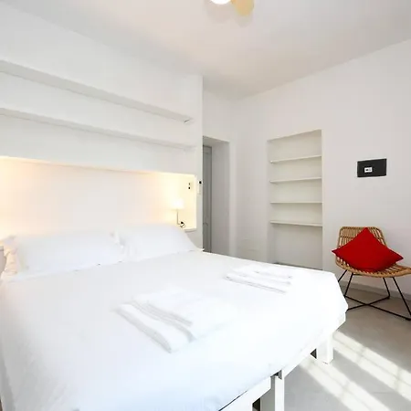 Oleandro Directly On The Apartment